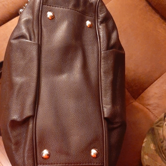 Michael Kors  handbag. Smoke free home - Picture 3 of 7